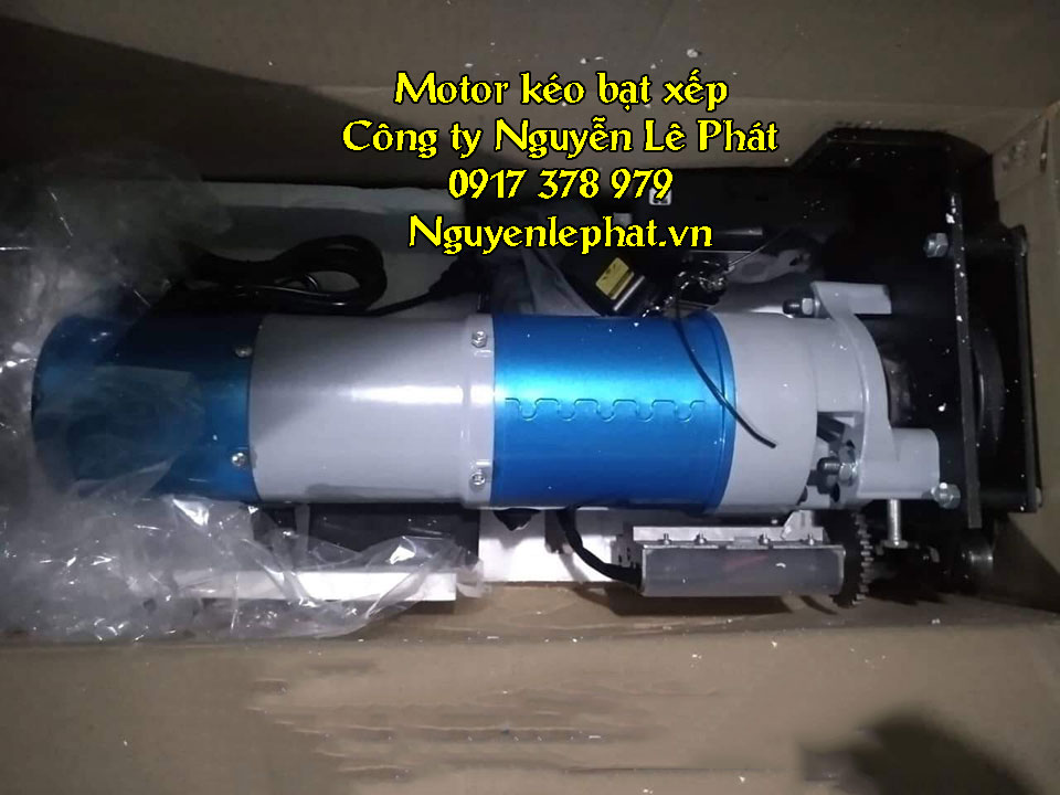 Mô to ống mái hiên